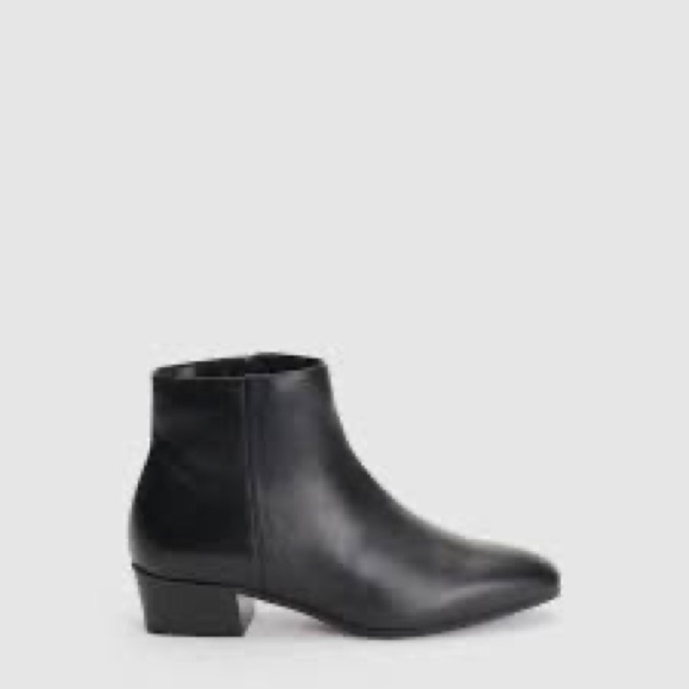 Aquatalia weatherproof black boots. Style Fuoco. Size 7.5.